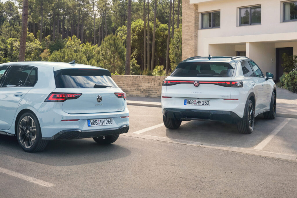 Volkswagen Golf Hybrid 2026 z oznaczeniem Hybrid, nowy napęd full hybrid
