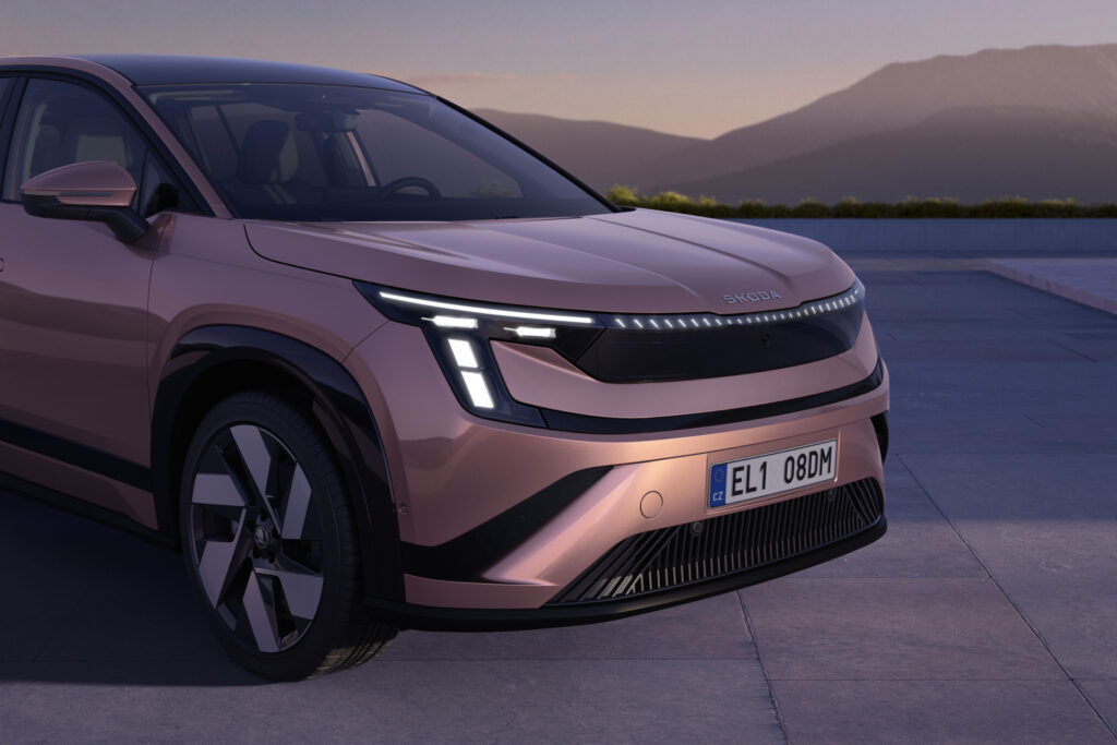 Škoda Peaq to największy SUV w historii marki. Elektryczny flagowiec z siedmioma miejscami i zasięgiem do 640 km Škoda Peaq to nowy elektryczny flagowiec: największy SUV w historii marki, 5 lub 7 miejsc, bagażnik 935 l i zasięg do 640 km. Ceny w Czechach od ok. 203 500 zł.