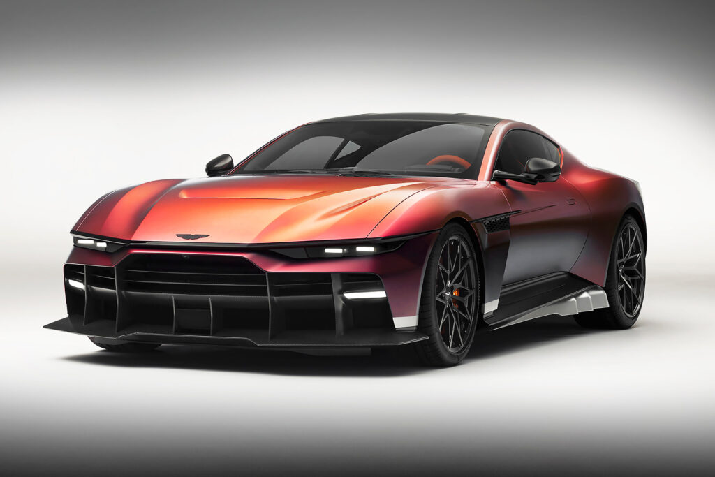 Aston Martin Valen w kolorze Satin Andromeda Red, najmocniejszy supersamochód z silnikiem z przodu