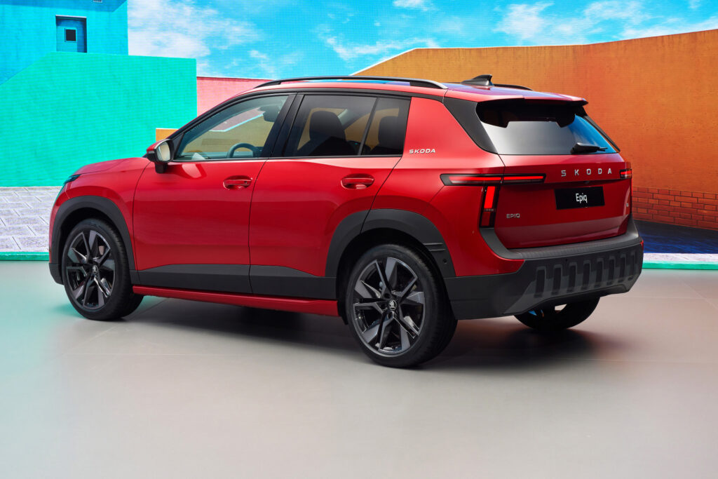 Škoda Epiq to elektryk w cenie spalinowego Kamiqa. Najtańszy elektryczny model marki. Gdzie jest haczyk? Škoda Epiq 2026, miejski elektryczny crossover z sygnaturą świetlną w kształcie T