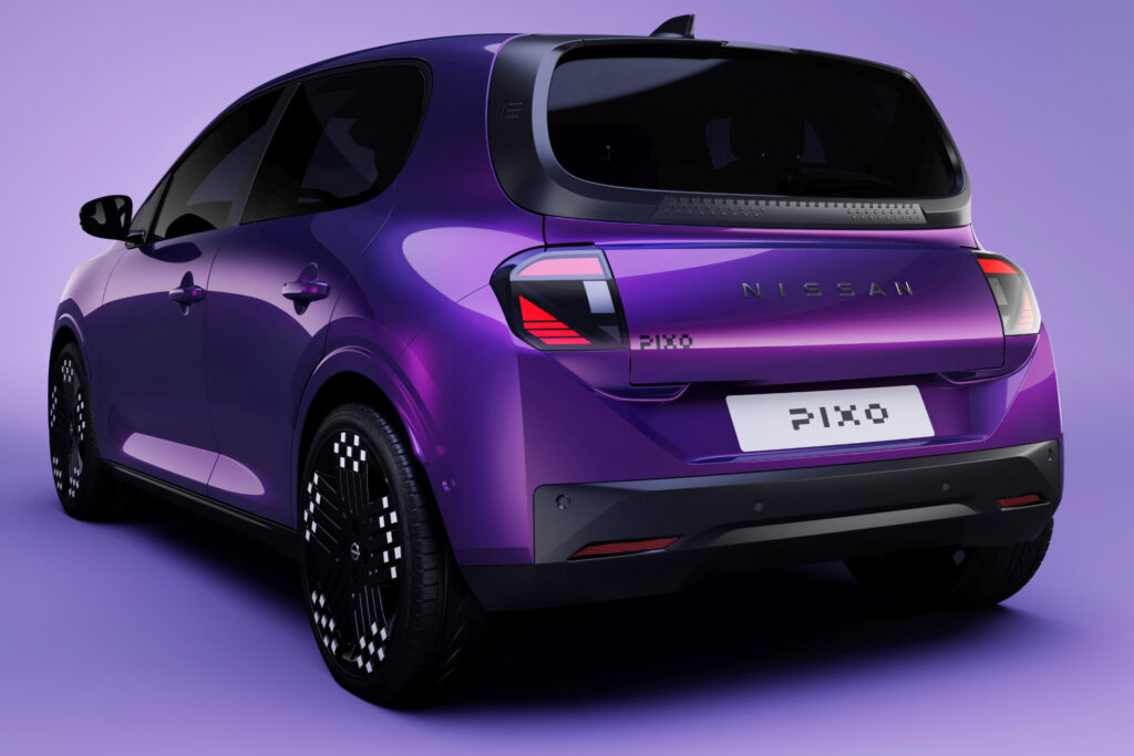 Nissan Pixo 2027 w lakierze Wonder Purple, widok z przodu, pikselowa sygnatura świetlna
